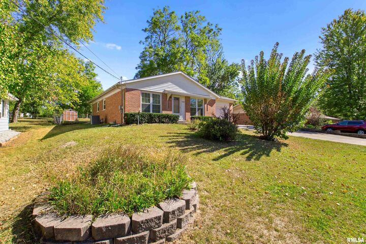 Property Photo: 4416 N Carola Court IL 61614