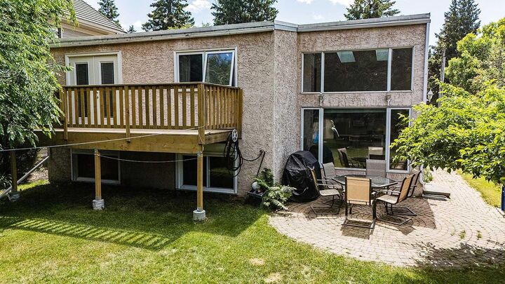 Property Photo:  4758 56 Street  AB T4N 2K3 
