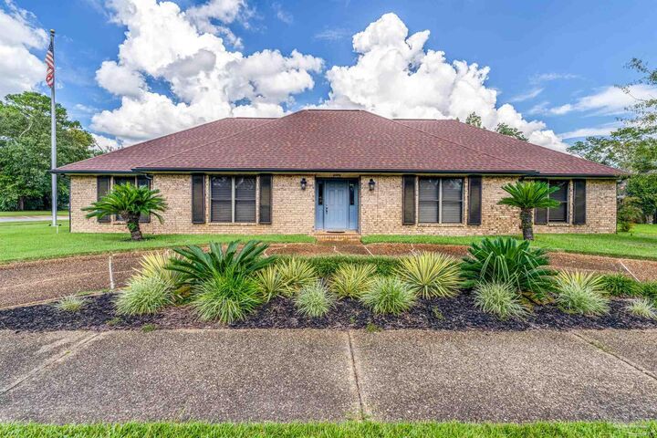 Property Photo: 6912 Kitty Hawk Dr FL 32506