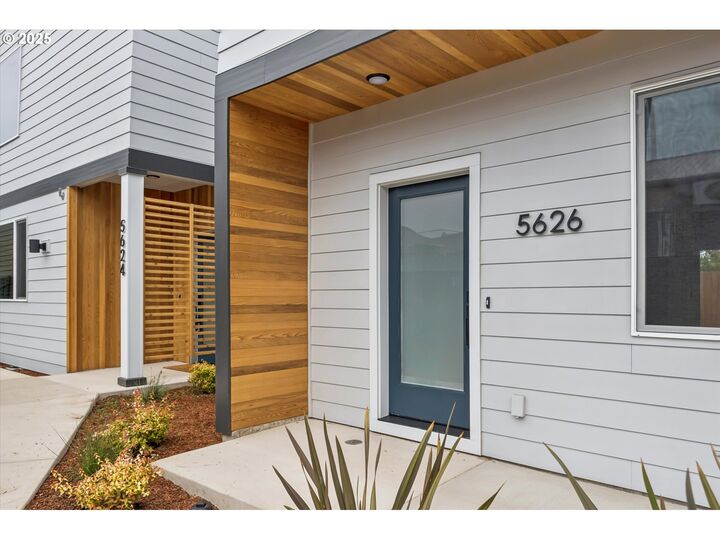 Property Photo:  5626 SE 65th Ave  OR 97206 