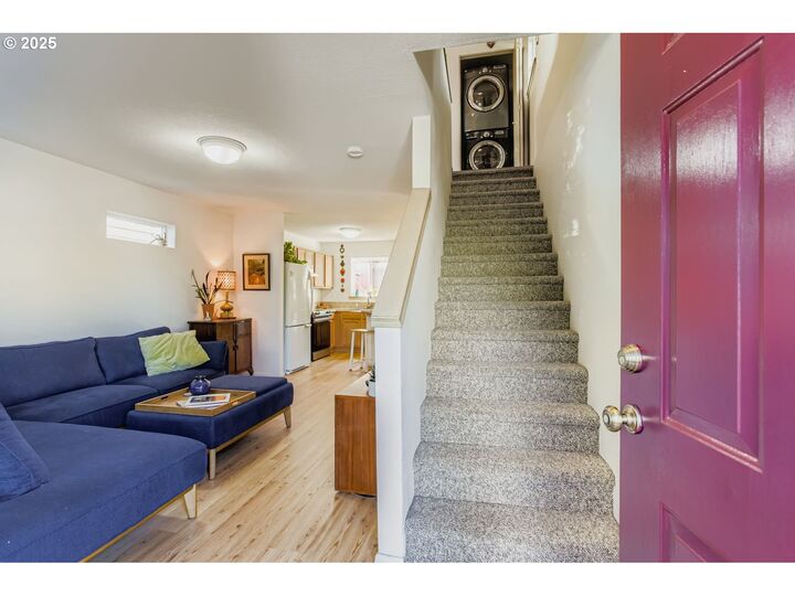 Property Photo:  8022 NE Holladay St  OR 97213 
