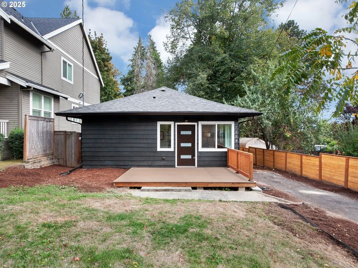 7224 SW 3rd Ave  Portland OR 97219 photo