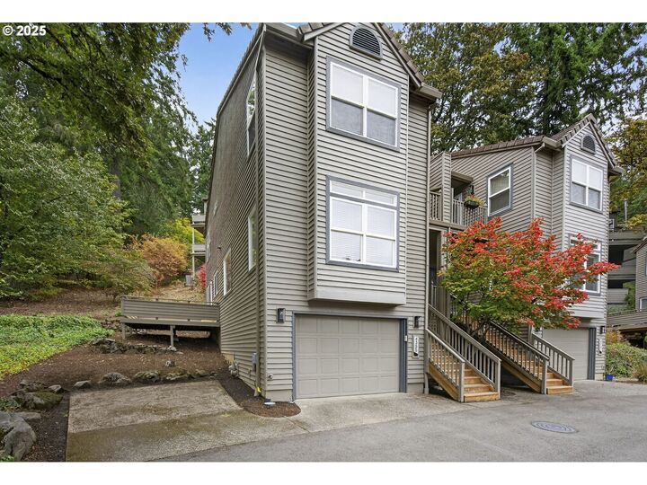 Property Photo:  4355 Silver Ct  OR 97035 