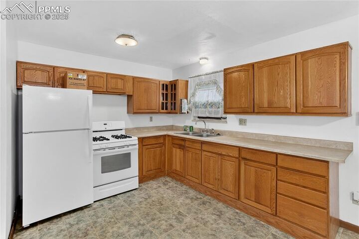 Property Photo:  318 Cielo Vista Street  CO 80911 