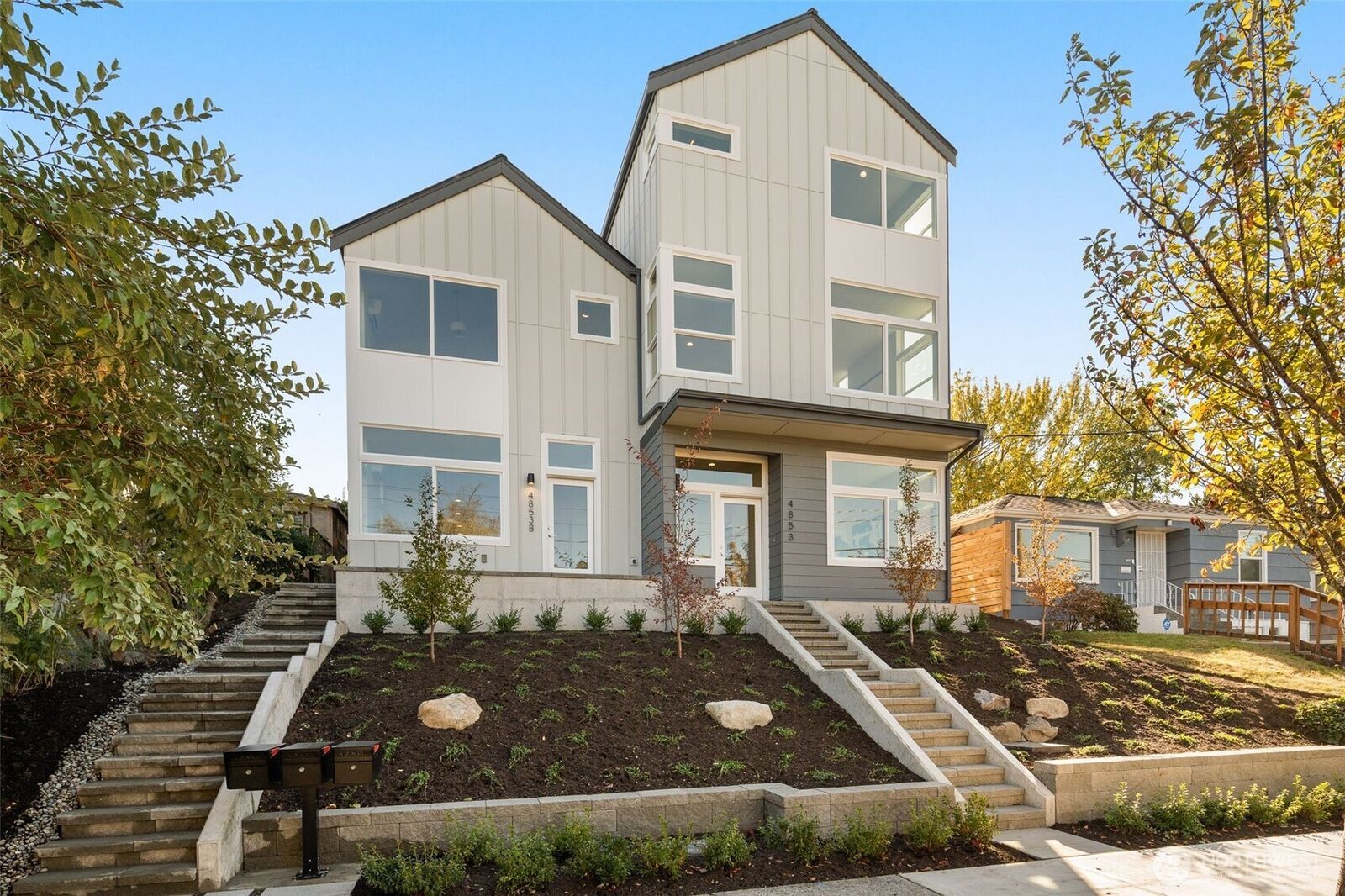 Property Photo:  4853 S Findlay Street  WA 98118 