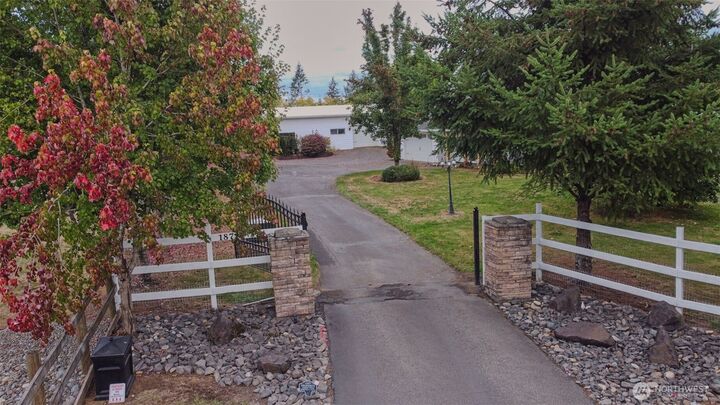 Property Photo: 18717 NE 208th Court WA 98606