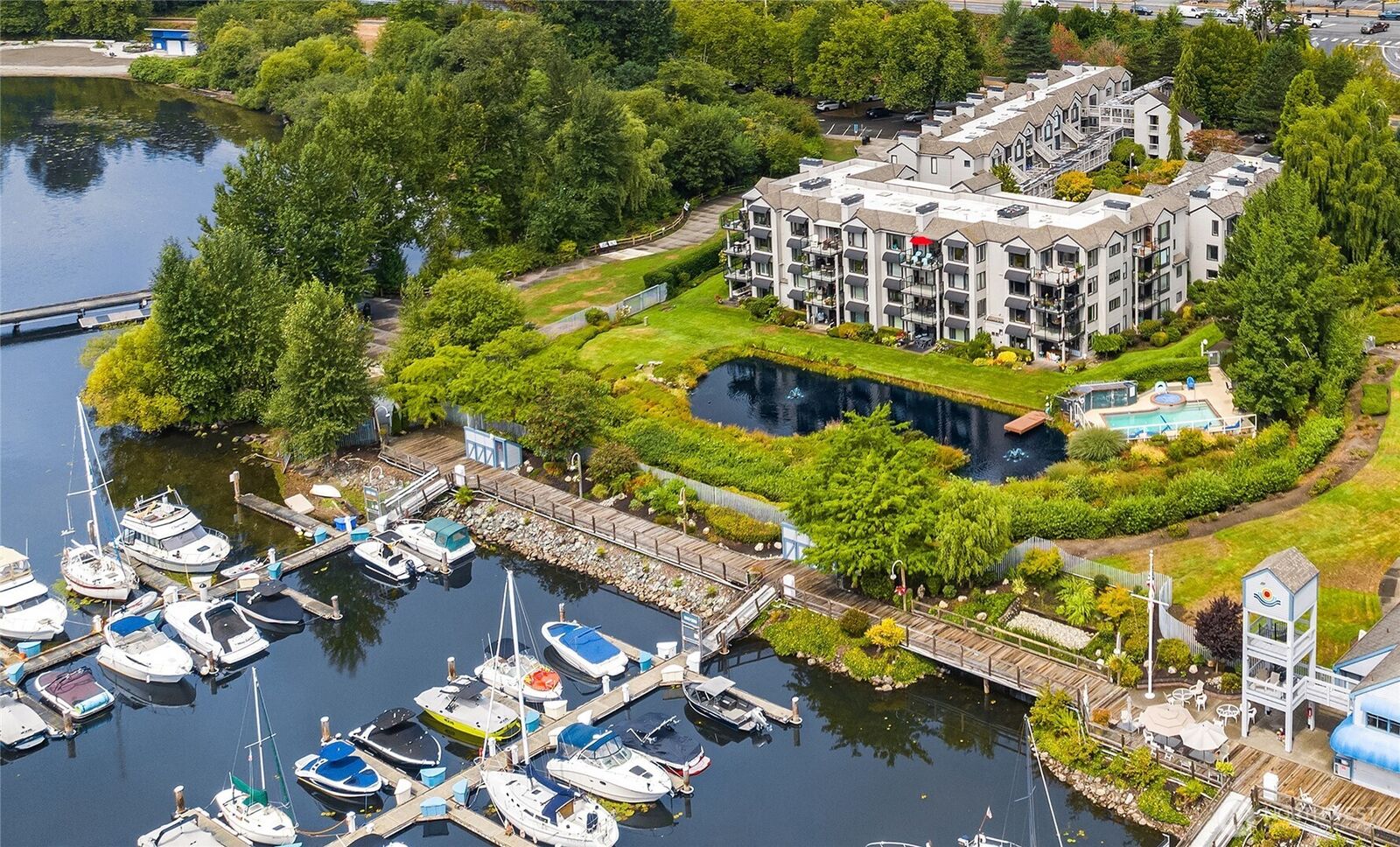 Property Photo: 6121 NE 175th Street C203 WA 98028
