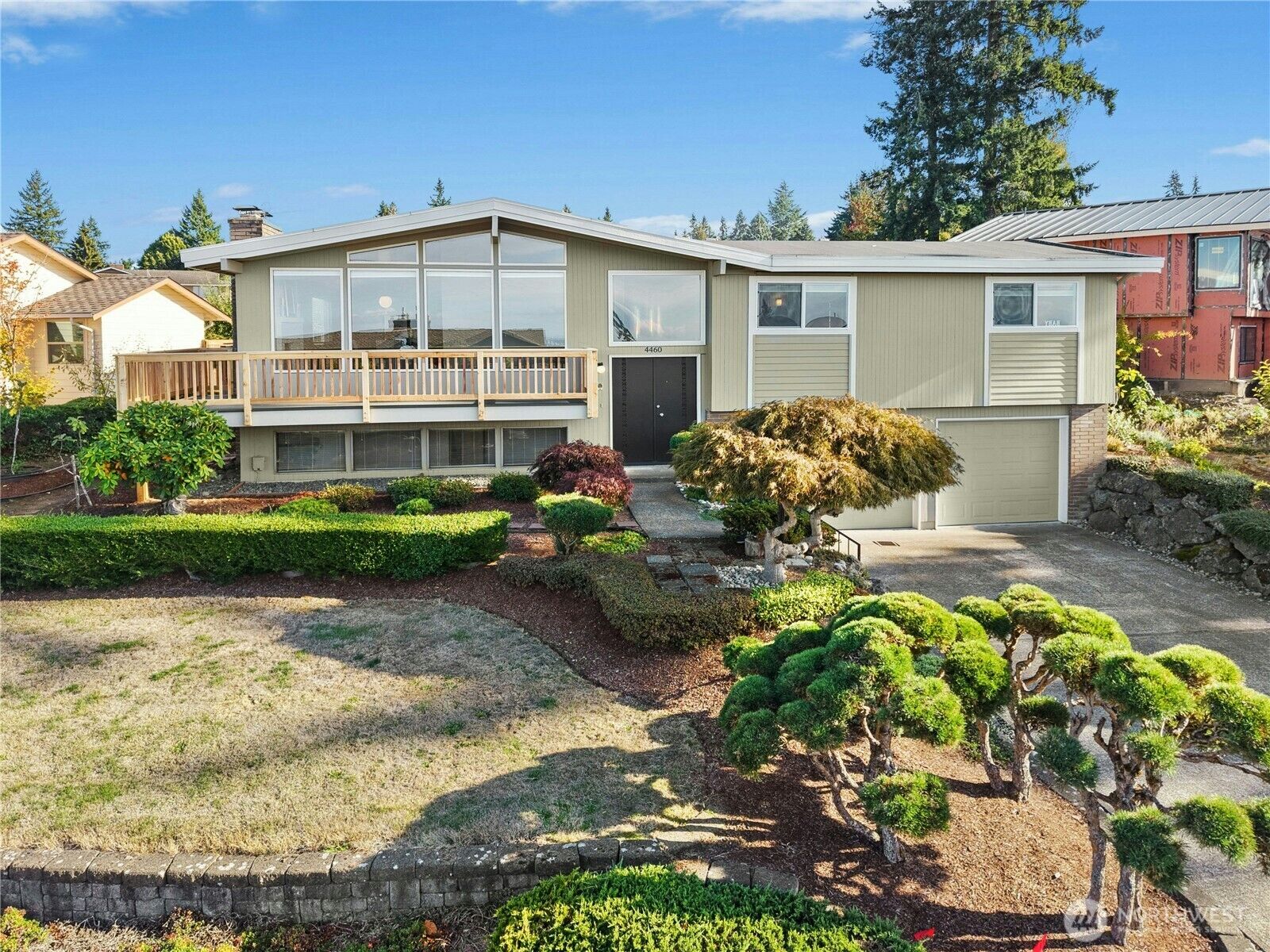 Property Photo: 4460 141st Avenue SE WA 98006