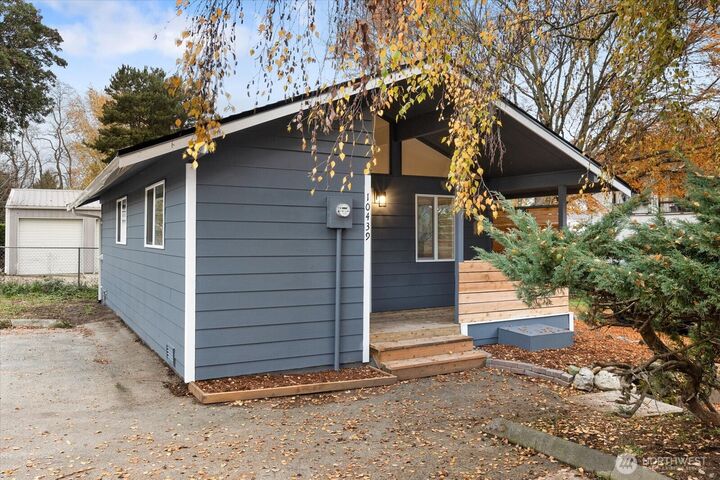 Property Photo: 10439 17th Avenue SW WA 98146