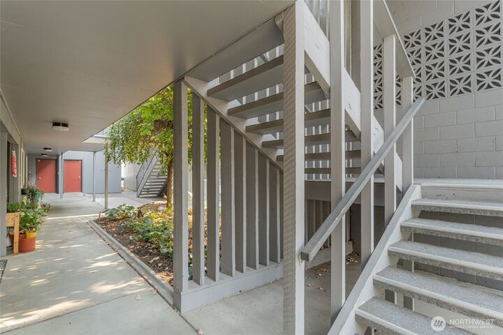 Property Photo: 201 Pennsylvania Avenue 4 WA 98801