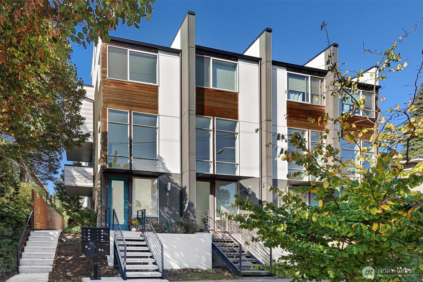 Property Photo: 4027 California Avenue SW D WA 98116