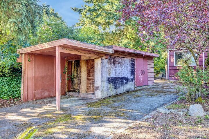 Property Photo: 12015 8th Avenue S WA 98168