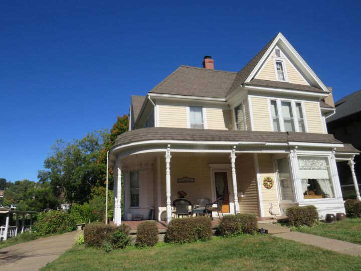 Property Photo:  515 Park Avenue  IL 61036 