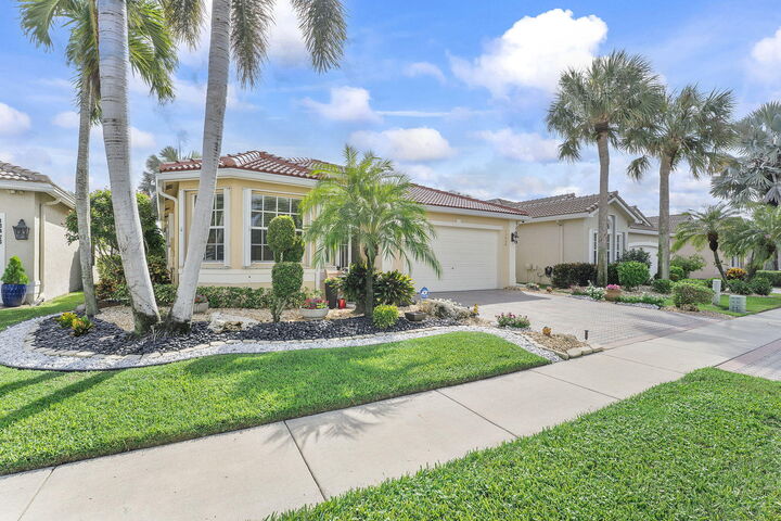 Property Photo: 13494 Cordoba Lake Way FL 33446
