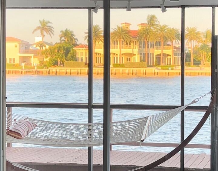 Property Photo: 710 NE 7th Street 105 FL 33435