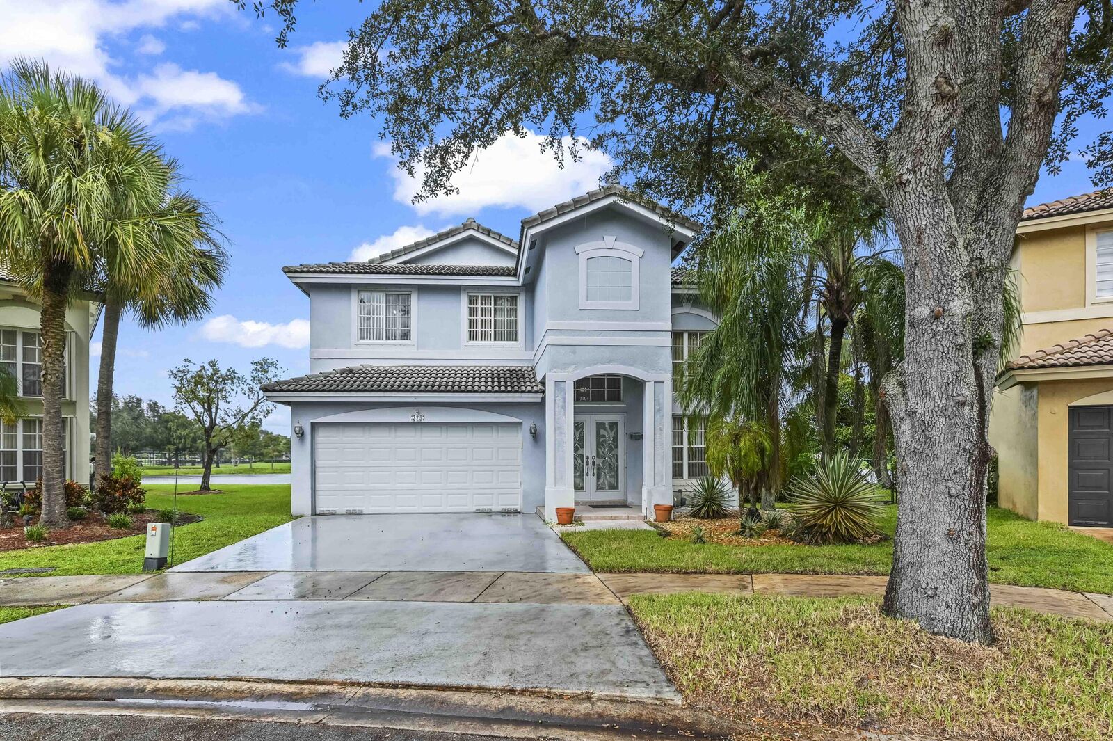 Property Photo:  375 SW 205th Avenue  FL 33029 