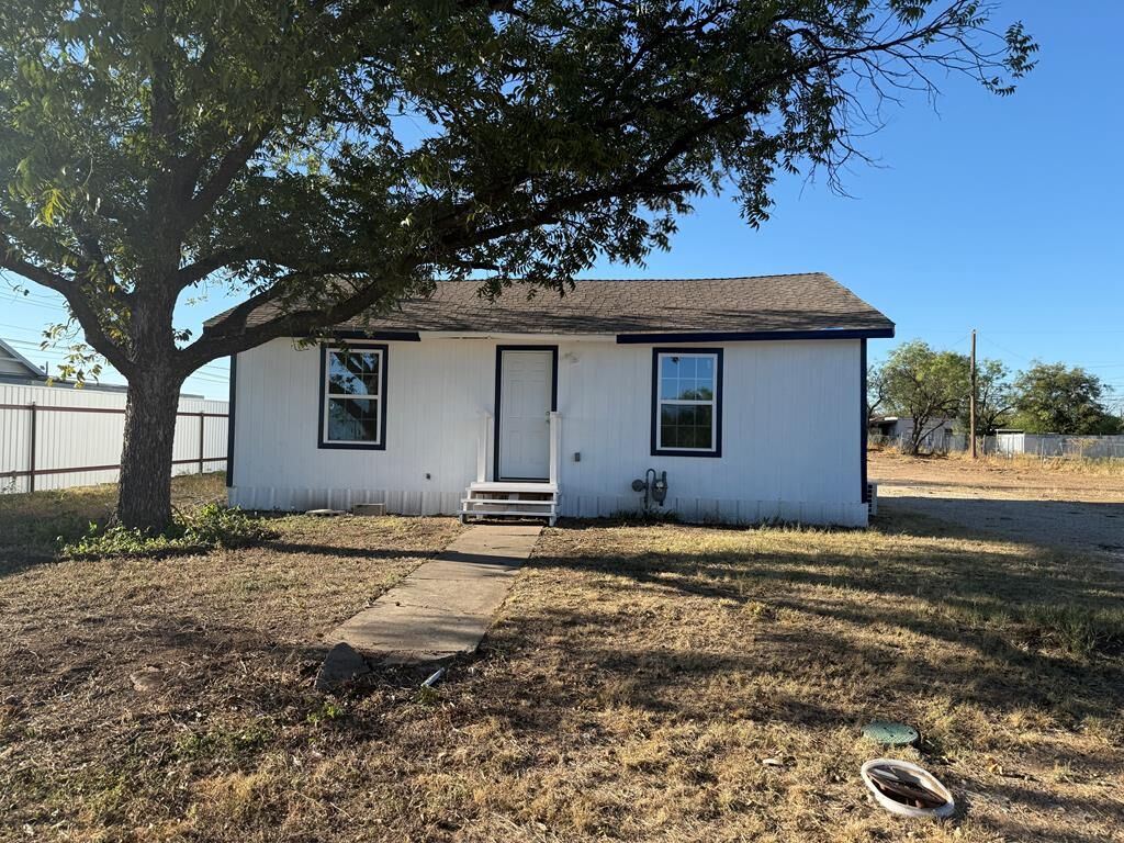 Property Photo: 1517 Culberson St TX 76903