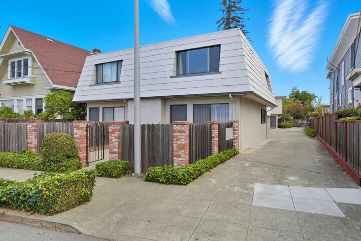 Property Photo: 230 Villa Terrace 2 CA 94401