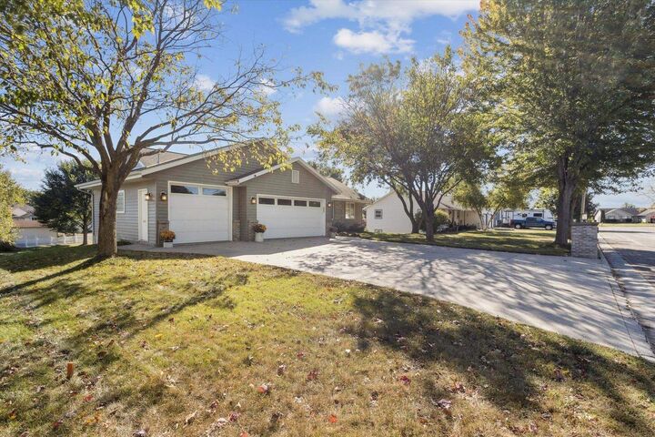 Property Photo:  736 Saint Johns Ave Avenue  WI 53563