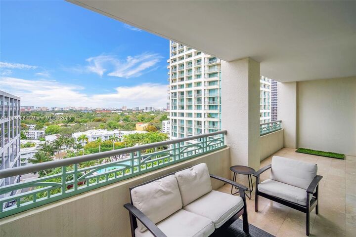 Property Photo:  3400 SW 27th Ave 1105  FL 33133 