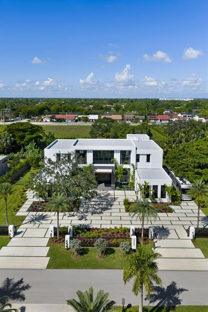 Property Photo: 9900 SW 125th Ave FL 33186