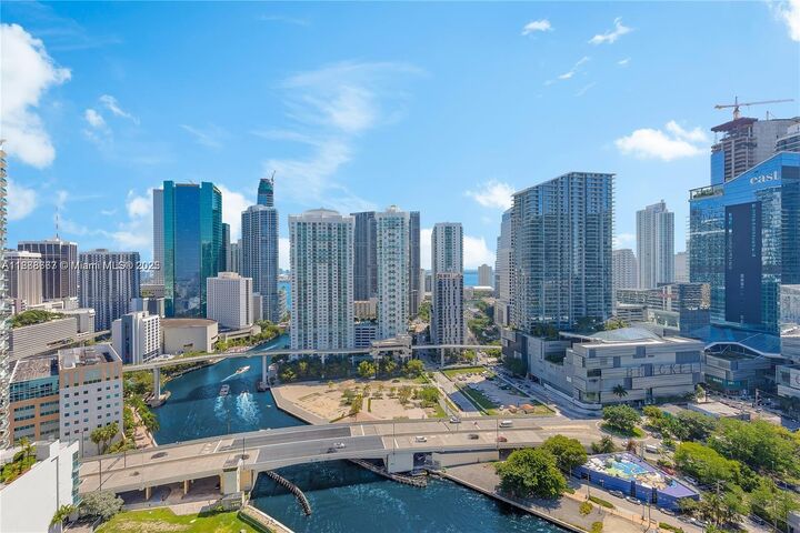 92 SW 3rd St 3012  Miami FL 33130 photo