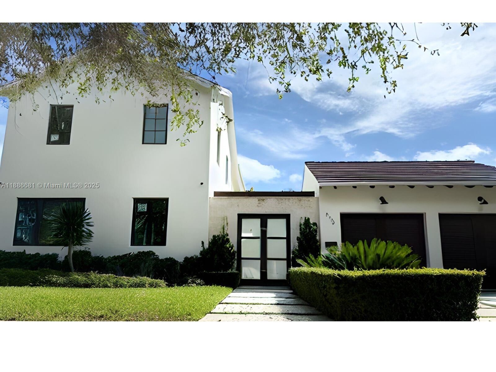 Property Photo: 638 Escobar Ave FL 33134