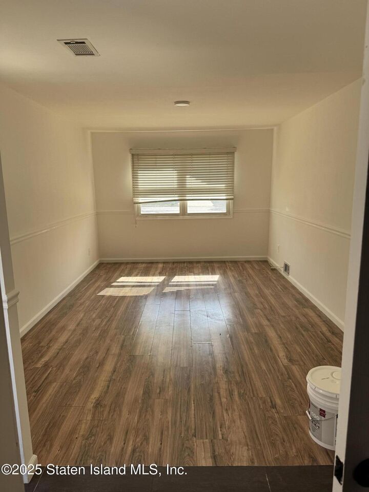 Property Photo:  141 Paulding Avenue  NY 10314 