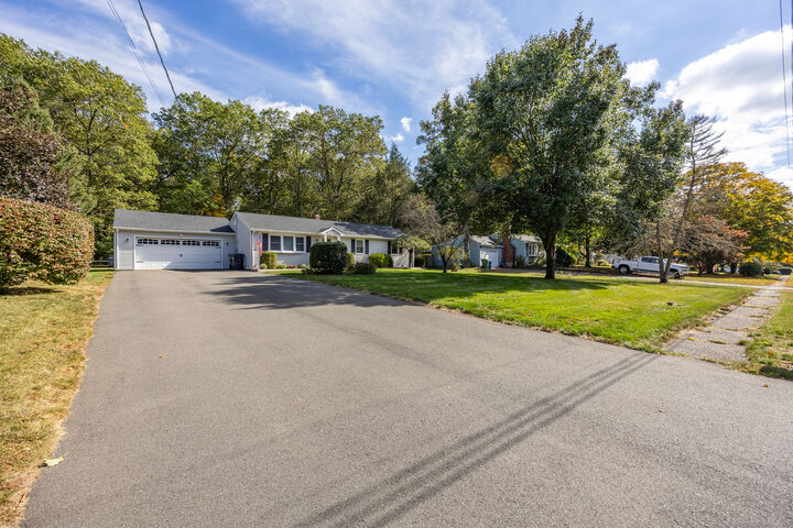 Property Photo: 140 Edgewood Circle CT 06489
