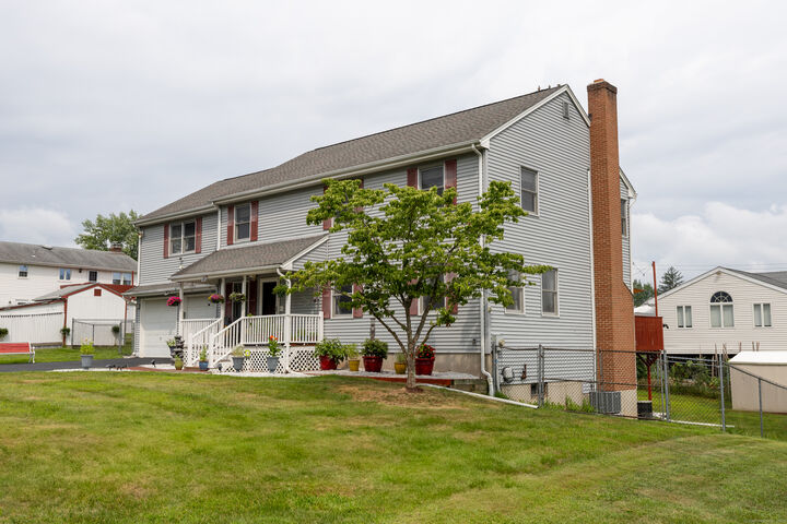 Property Photo:  55 Rutledge Road  CT 06109