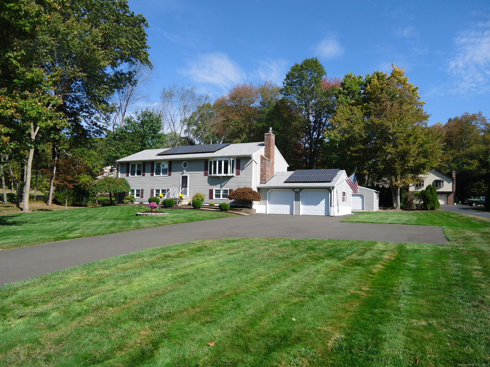 Property Photo: 20 Fawn Ridge Drive CT 06473