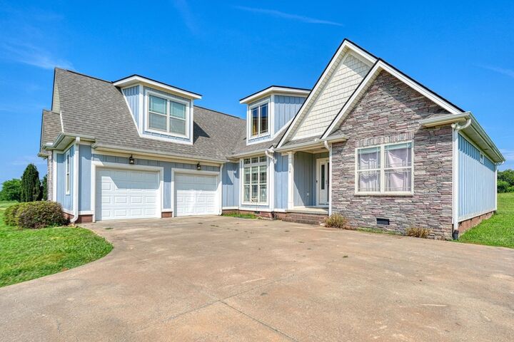 Property Photo: 136 Louis Lane SC 29330