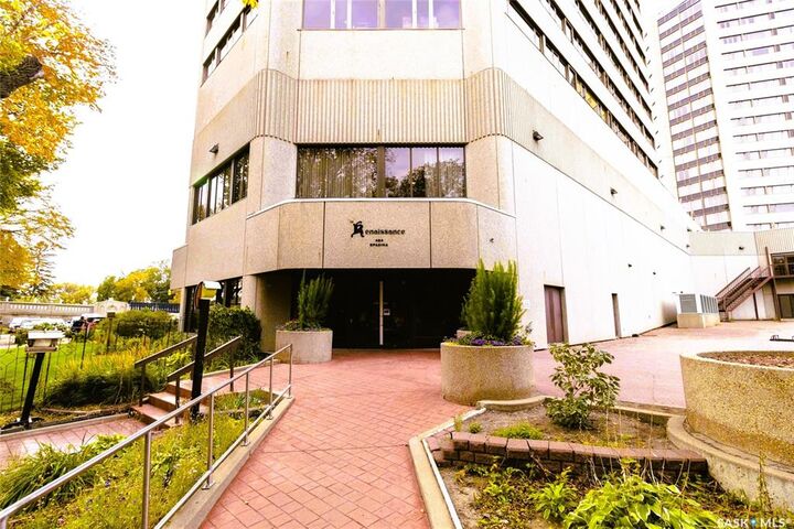 Property Photo: 424 Spadina Crescent E 1780 SK S7K 6X7