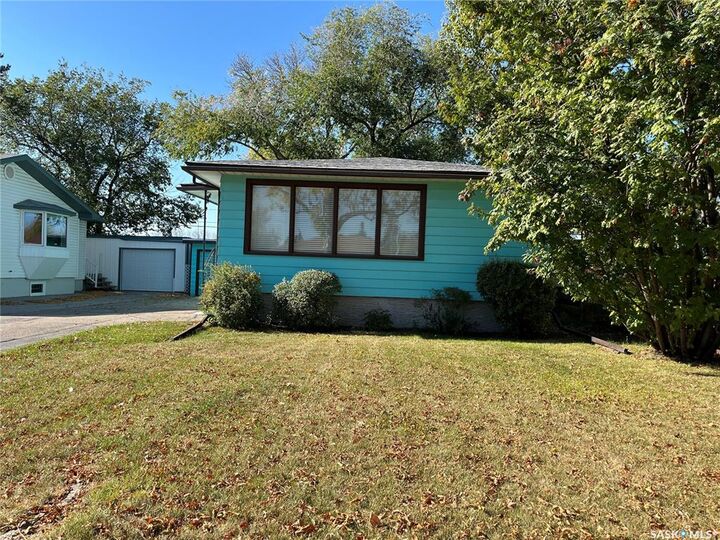 Property Photo: 2636 Edward Street SK S4S 0M8