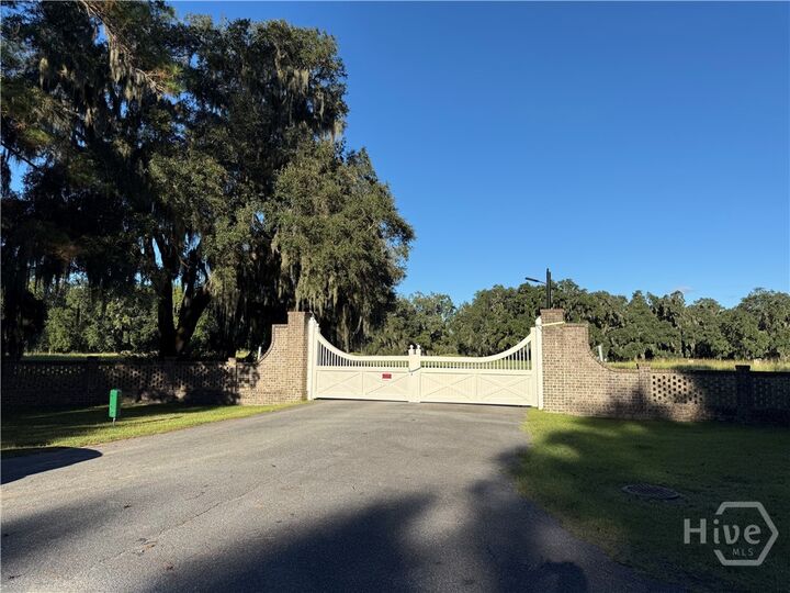 Property Photo:  4 William'S Retreat  GA 31419