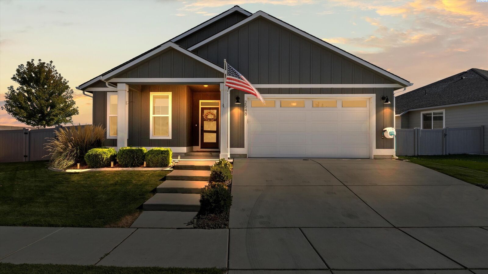 Property Photo: 2548 Clark Ridge Dr WA 99352