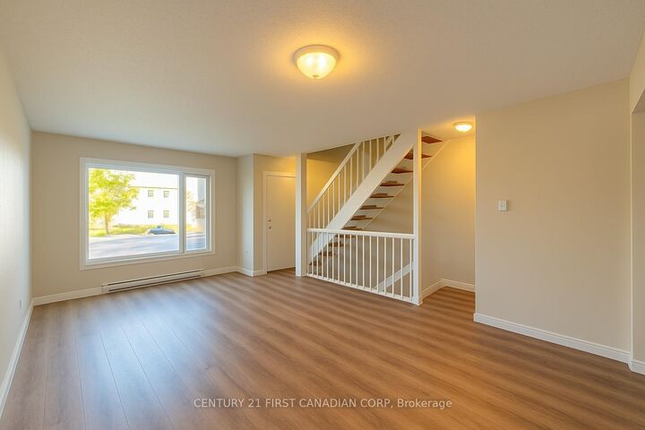 Property Photo: 475 Sandringham Crescent Crescent 30 ON N6C 5B9