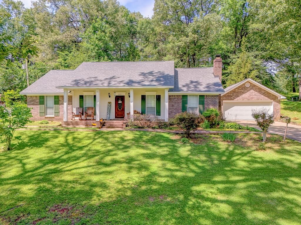 Property Photo: 105 Brookwood Lane MS 39183