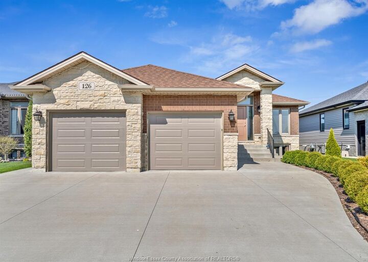 Photo de la propriété: 126 Golfview Drive ON N9Y 0E4
