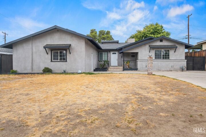 2020 Sandy Lane  Bakersfield CA 93306 photo