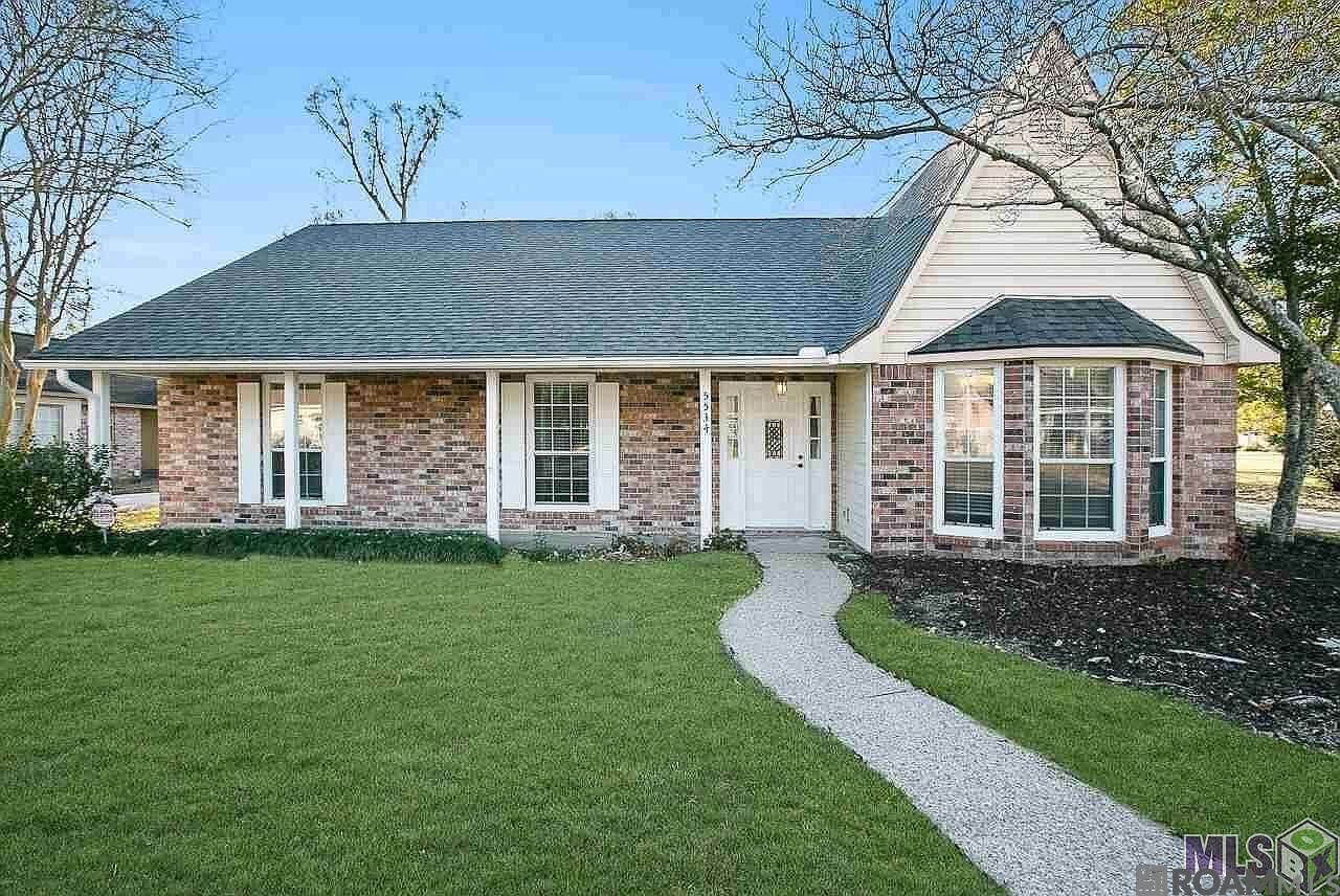 Property Photo: 5534 Round Forrest Dr LA 70817