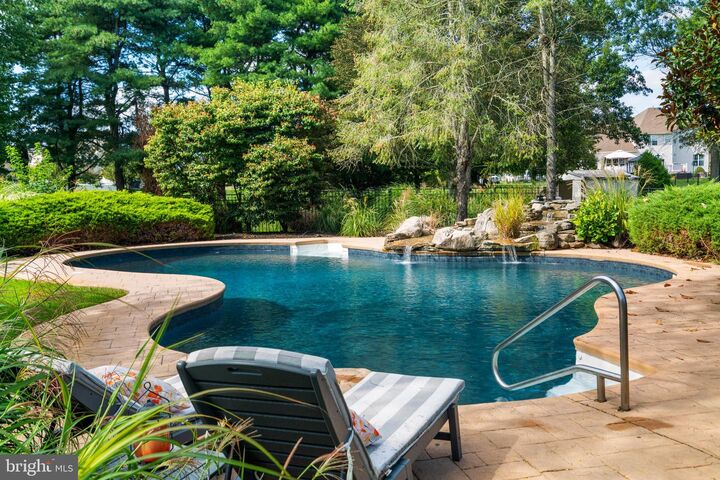 Property Photo:  11 Stirling Way  NJ 08048