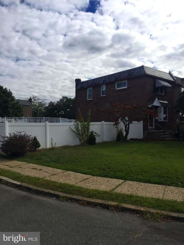 Property Photo: 900 Maple Avenue PA 19036