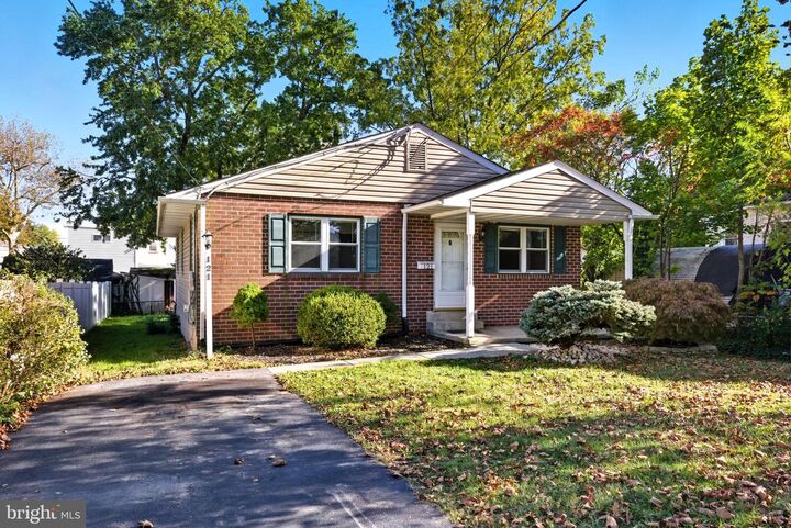 Property Photo:  121 Dallas Road  PA 19090 