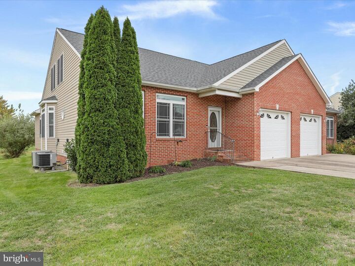 Property Photo: 215 Brookline Drive WV 25414