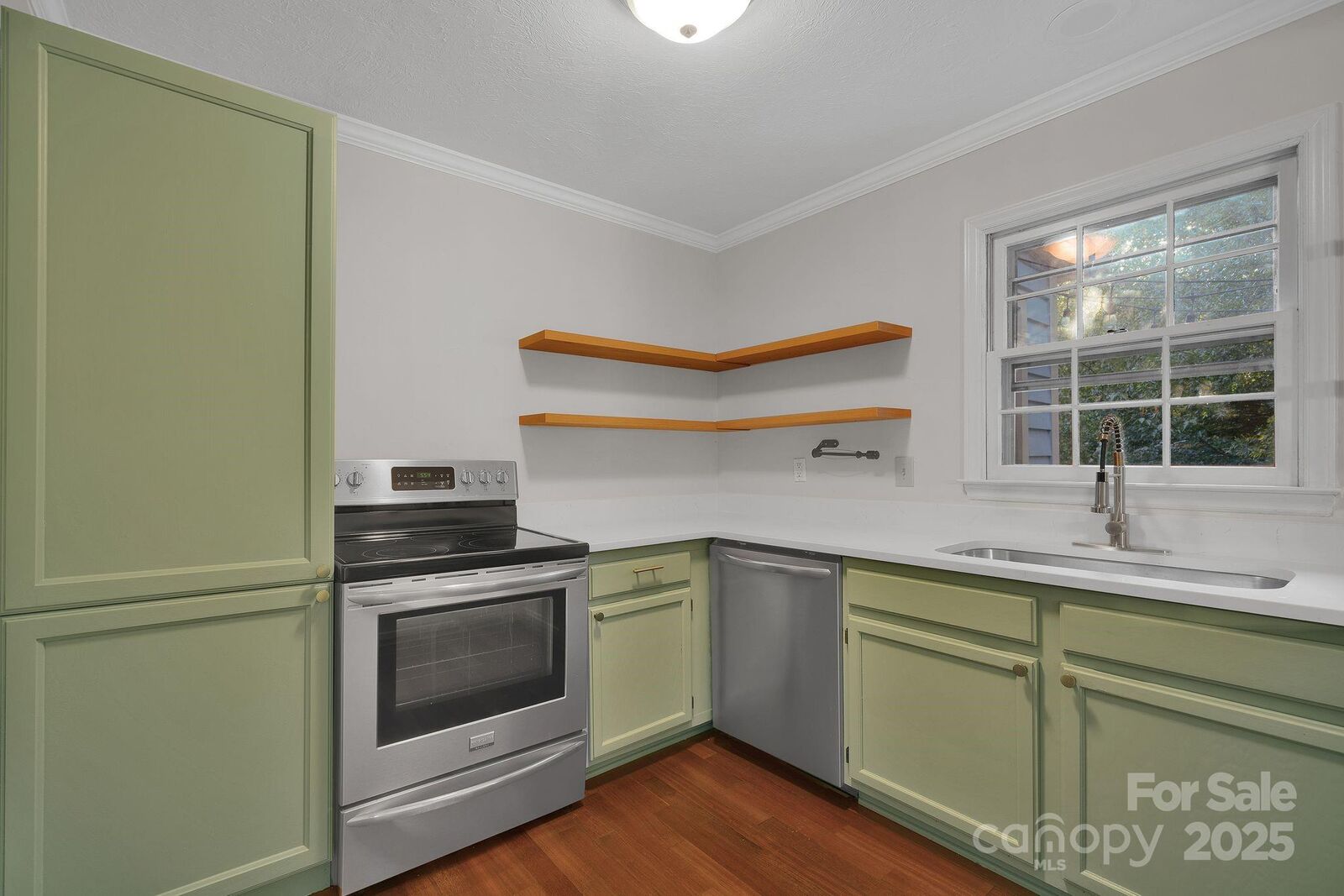 Property Photo: 3300 Selwyn Farms Lane NC 28209