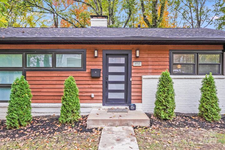 Property Photo:  4910 Valley Stream Road  NC 28209