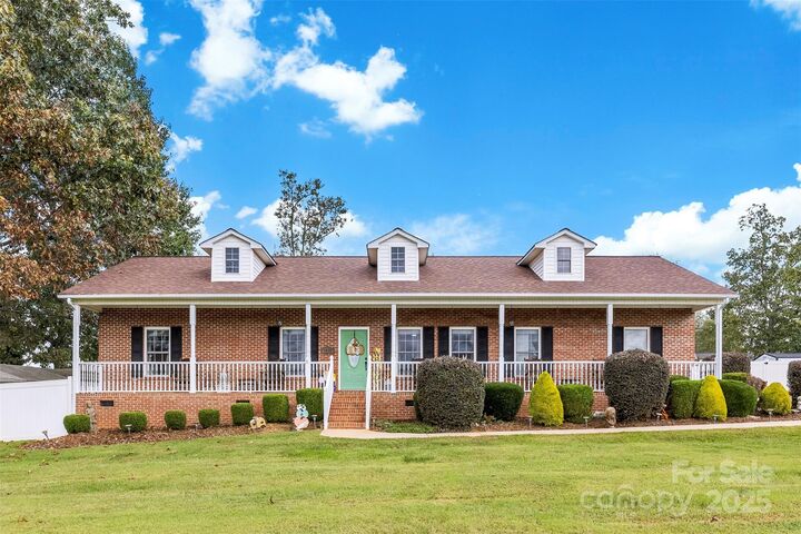 Property Photo: 1425 Bethlehem Road NC 28086