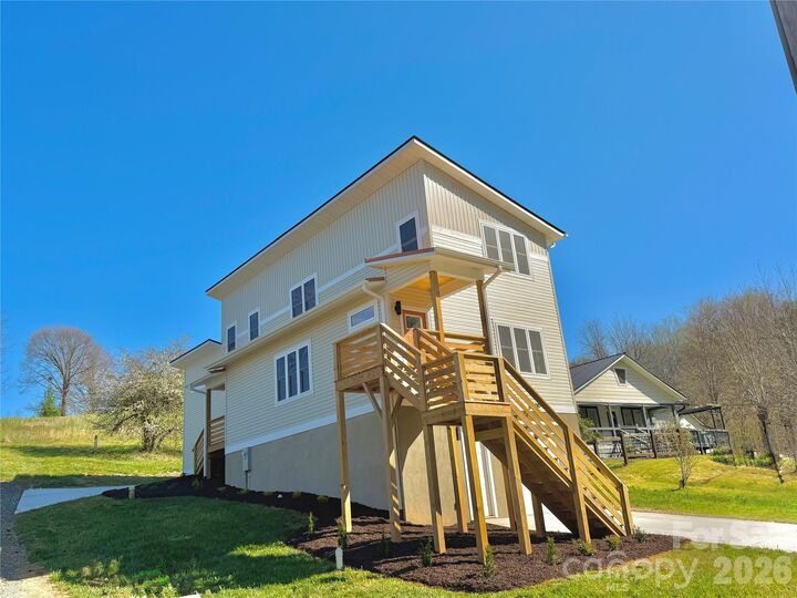 Property Photo: 21 Ponder Street NC 28754