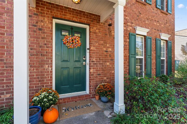 Property Photo: 7633 Nicolette Court NC 28215